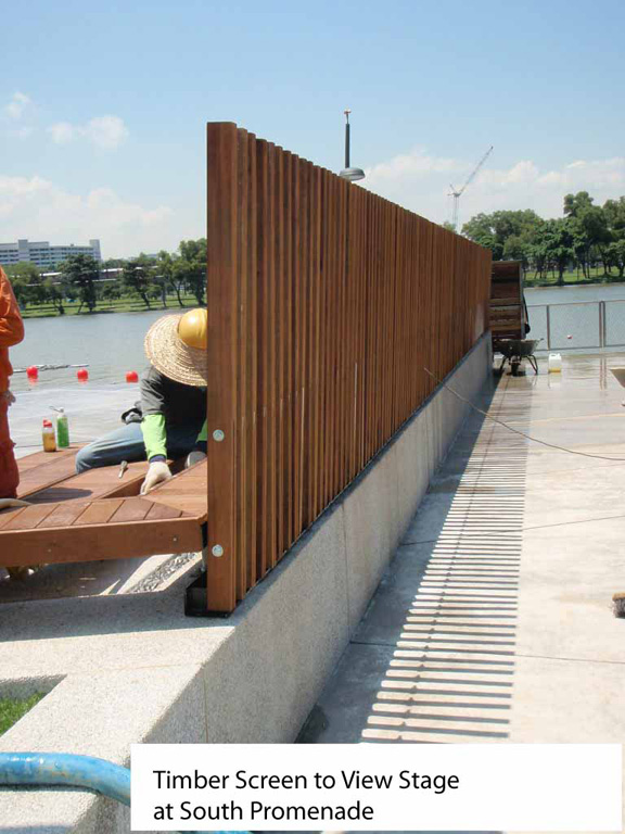 timber-screen-to-view-stage-at-south-promenade